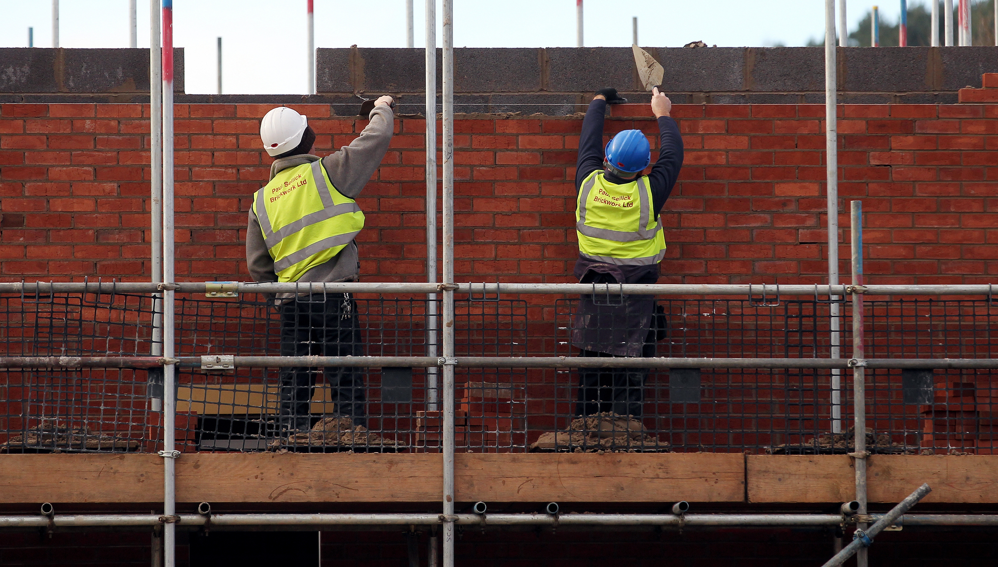 Migrants more likely to work but face higher poverty rates, ESRI study finds