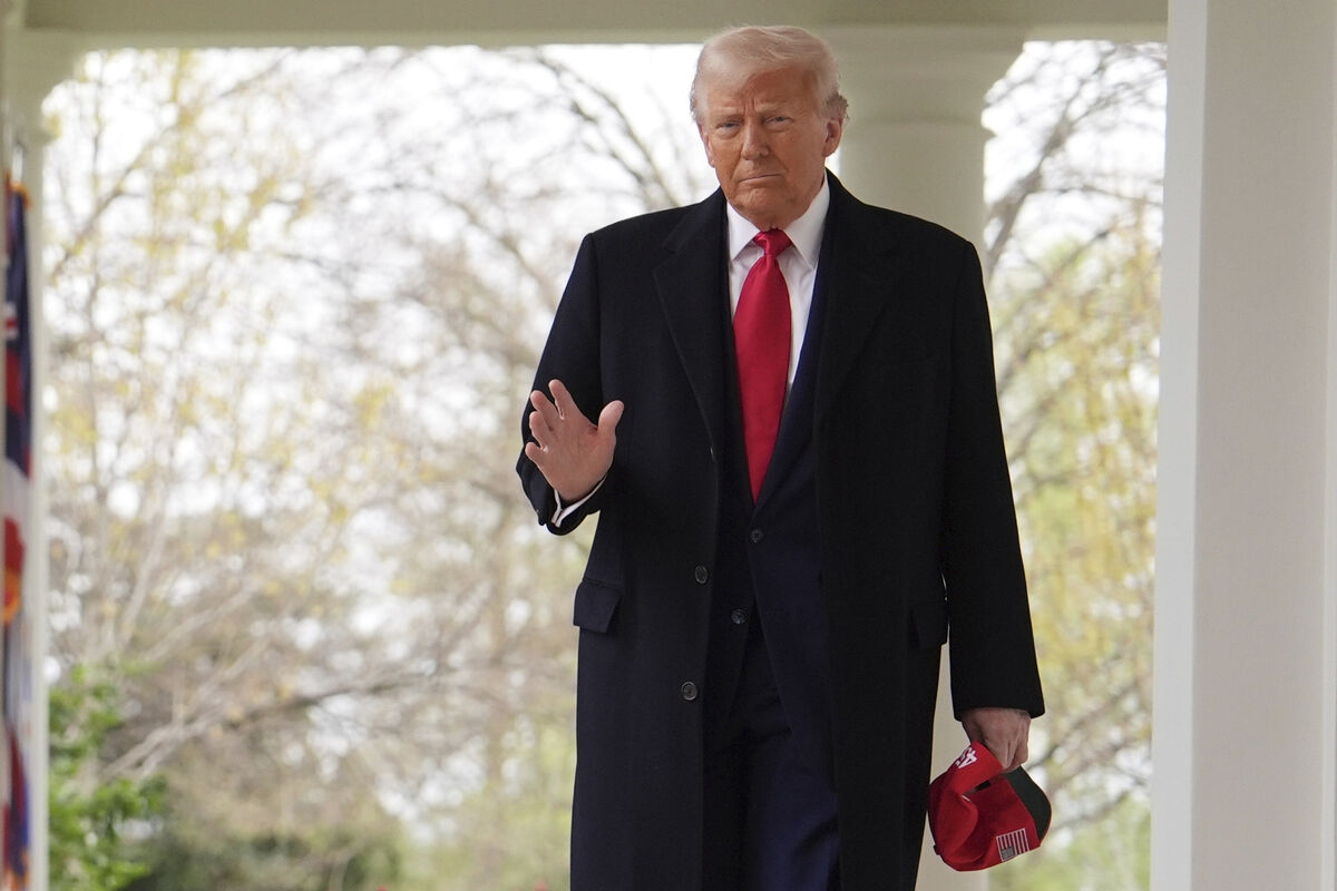 Donald Trump arrives to speak during an event to announce new tariffs in the Rose Garden of the White House, Wednesday, April 2, 2025, in Washington. (AP Photo/Evan Vucci) Donald Trump arrives to speak during an event to announce new tariffs in the Rose Garden of the White House, Wednesday, April 2, 2025, in Washington. (AP Photo/Evan Vucci)